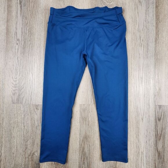 Fabletics Crop Leggings Size M - Picture 1 of 5